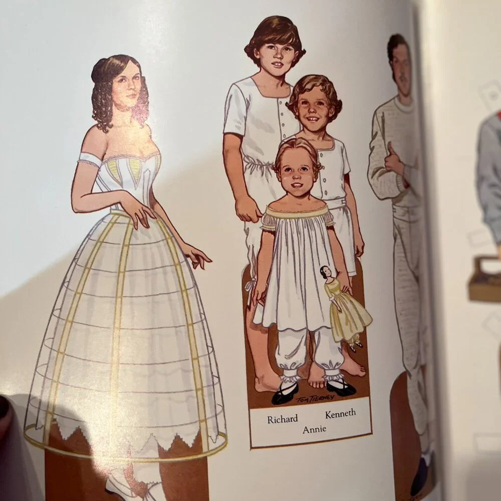 Civil‎ War Family Paper Dolls by Tom Tierney – Dover Publications – New